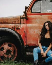 Holler Country Music