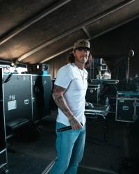 Tyler Hubbard backstage