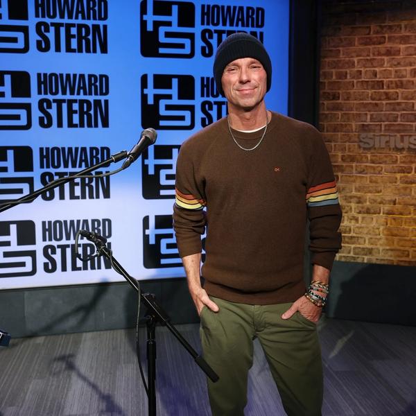 Artist - Kenny Chesney on Howard Stern Show
