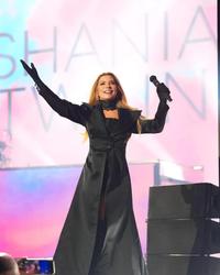 Shania Twain performing live