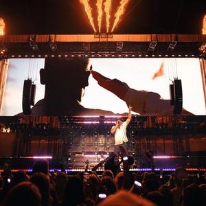 Morgan Wallen performing ‘Don't We’ at Camp Randall Stadium