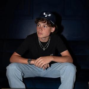 Maddox Batson looking up