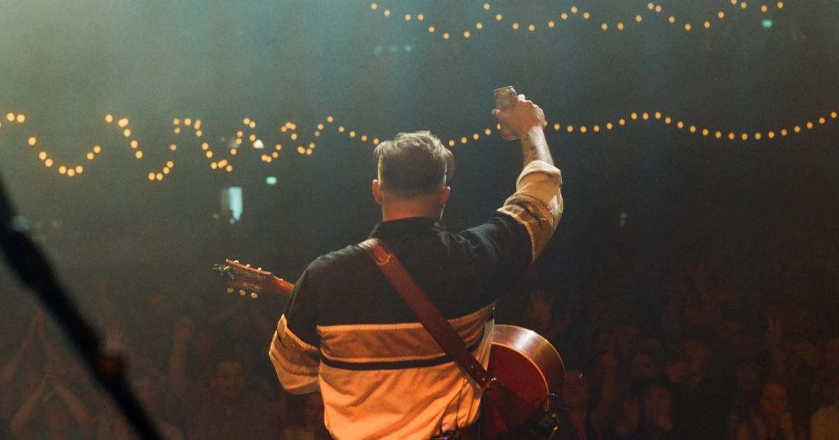 Zach Bryan Releases Official Music Video for 'Oklahoma Smokeshow' Image hình ảnh hình ảnh hình ảnh hình ảnh hình ảnh hình ảnh hình ảnh hình ảnh hình ảnh hình ảnh Juan Cruz - Zach Bryan Releases Official Music Video for 'Oklahoma Smokeshow'