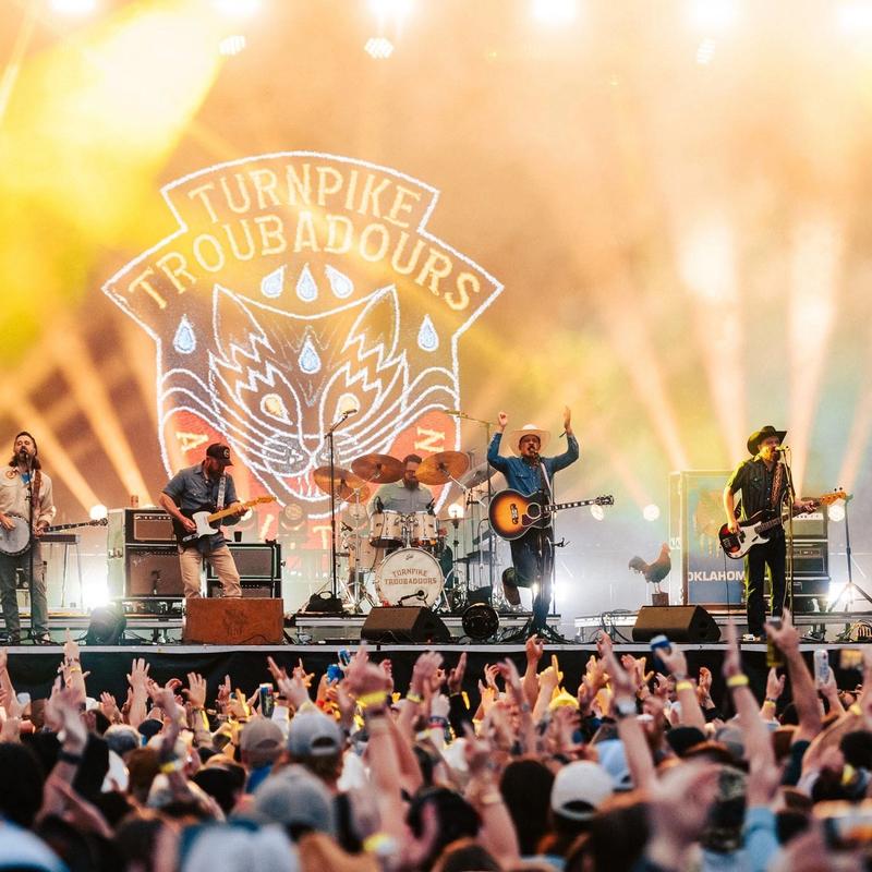 <p>Turnpike Troubadours performing at Railbird 2024</p>