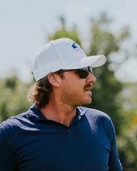 Morgan Wallen playing golf