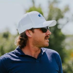 Morgan Wallen playing golf