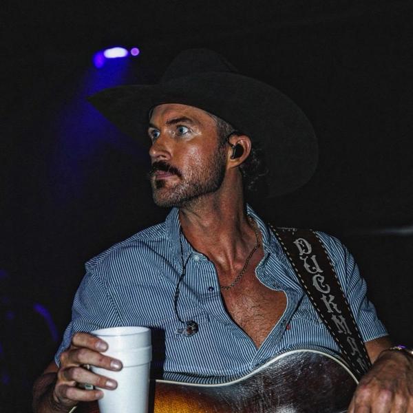 Riley Green backstage in 2026