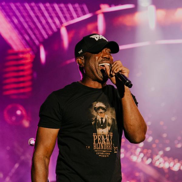 Darius Rucker performing live