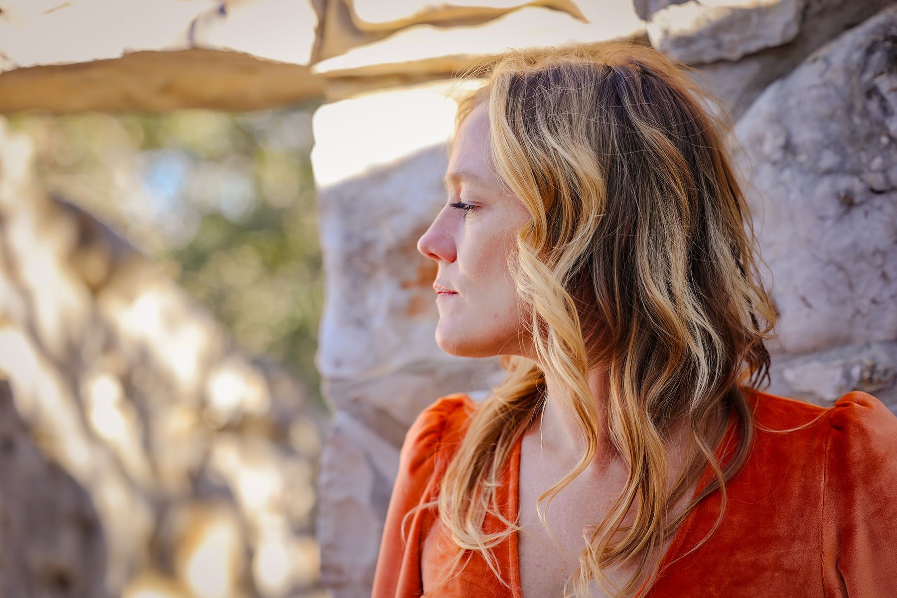 Kelley Mickwee Gold Standard video premiere Holler