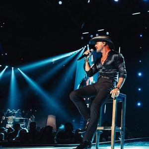 Tim McGraw performing live