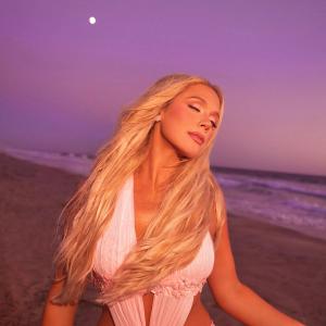 Megan Moroney press photo 2026