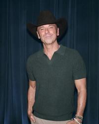 Artist - Kenny Chesney on Apple Music 2026