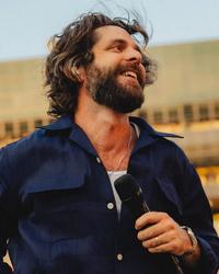 Thomas Rhett performing at Morgan Wallen 2026 show