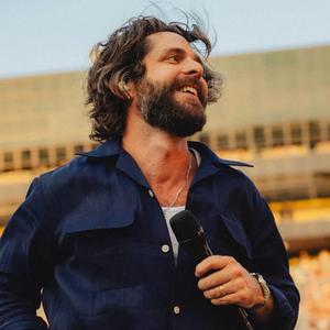 Thomas Rhett performing at Morgan Wallen 2026 show