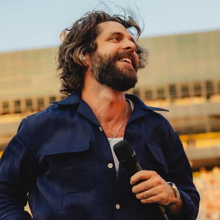 Thomas Rhett performing at Morgan Wallen 2026 show