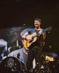 Marcus Mumford performing live