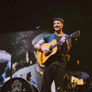 Marcus Mumford performing live