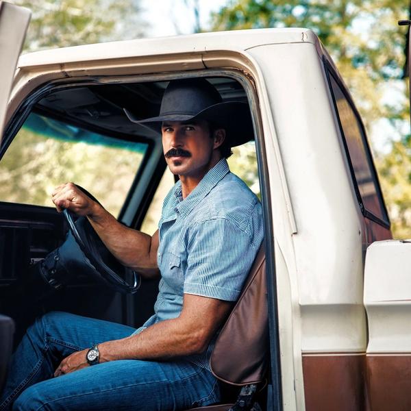 Holler Country Music