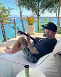 Zac Brown chilling in the islands
