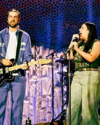 Noah Kahan and Gigi Perez performing together at BST Hyde Park 2024