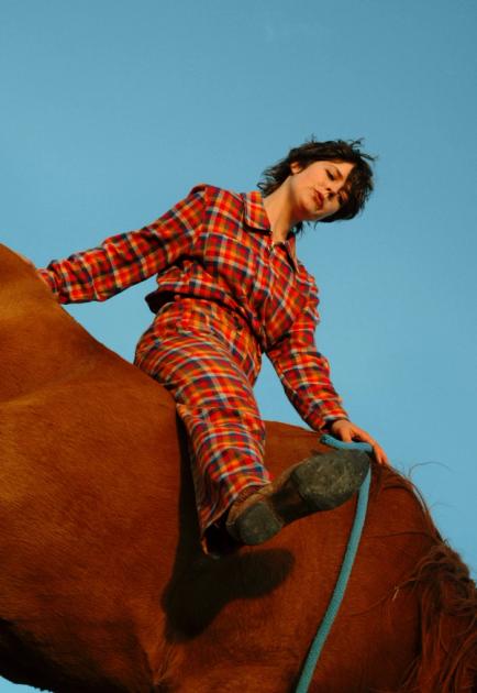 ISMAY – ‘I Called You Up’ Video Premiere | Holler