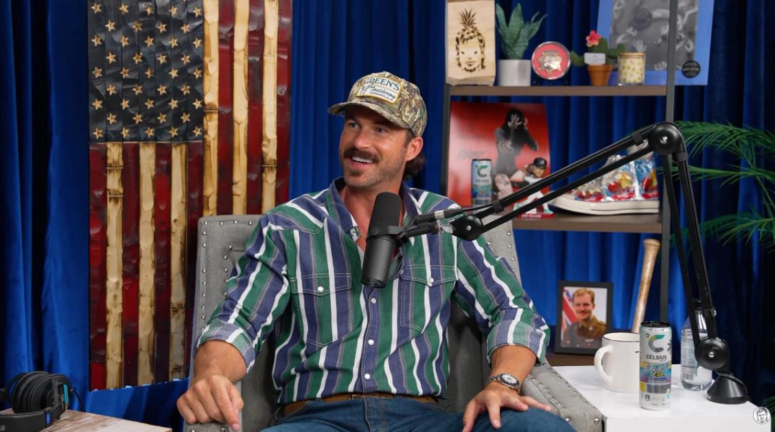 Riley Green Roasts Theo Von For Crashing His Surprise Party: “You Got Cake And Left”