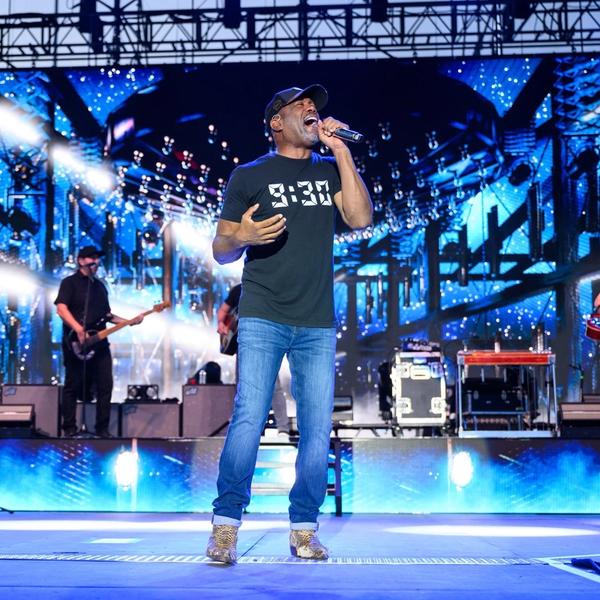 Darius Rucker performing live