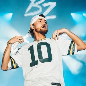 Bailey Zimmerman performing live