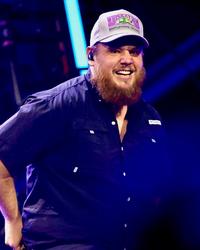 Artist - Luke Combs at Wembley Stadium 1