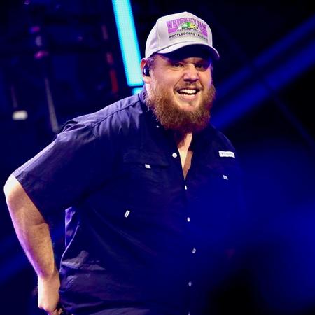 Artist - Luke Combs at Wembley Stadium 1