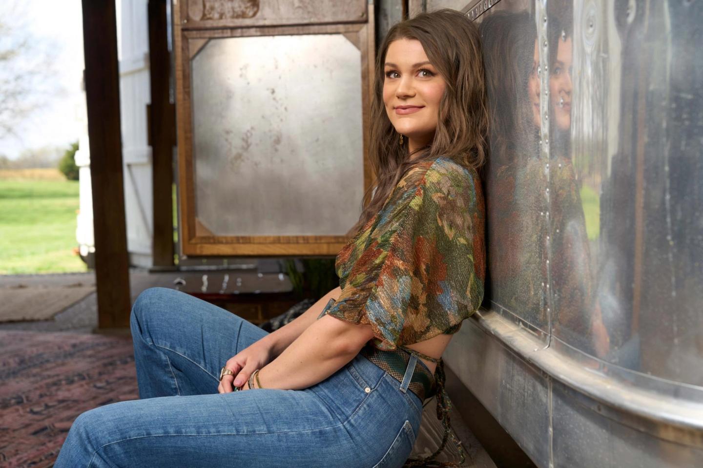 Mae Estes press photo 2026