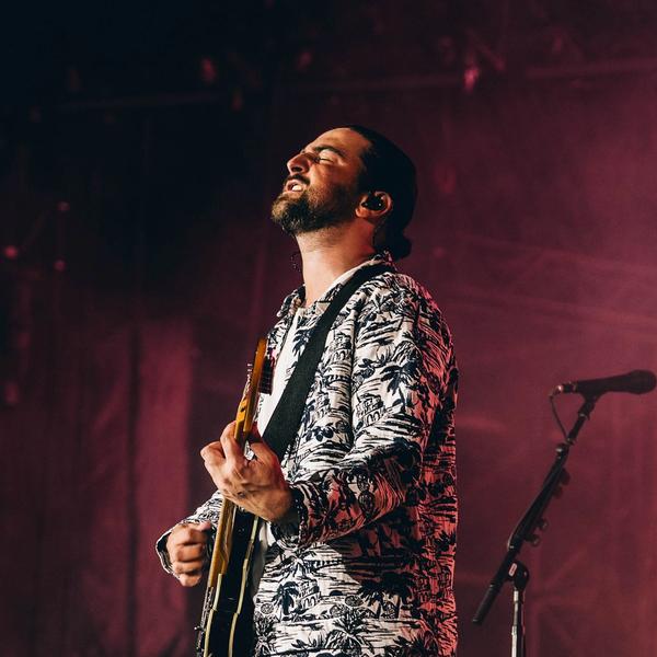 Noah Kahan performing at NOS Alive 2025