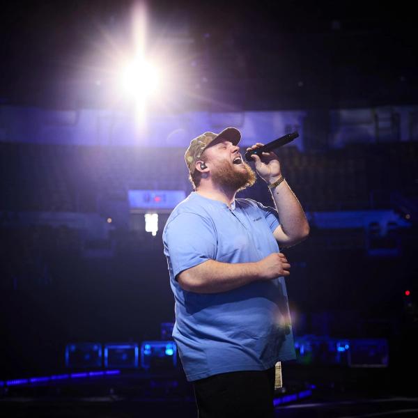 Luke Combs rehearsing for his tour