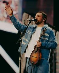 Noah Kahan performing at BST Hyde Park 2025