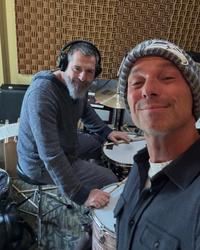 Kenny Chesney wearing a Seahawks beanie