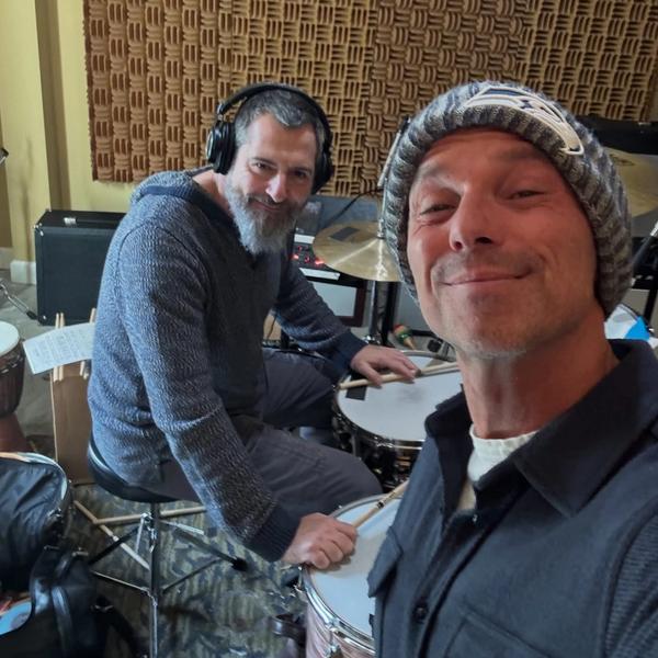 Kenny Chesney wearing a Seahawks beanie