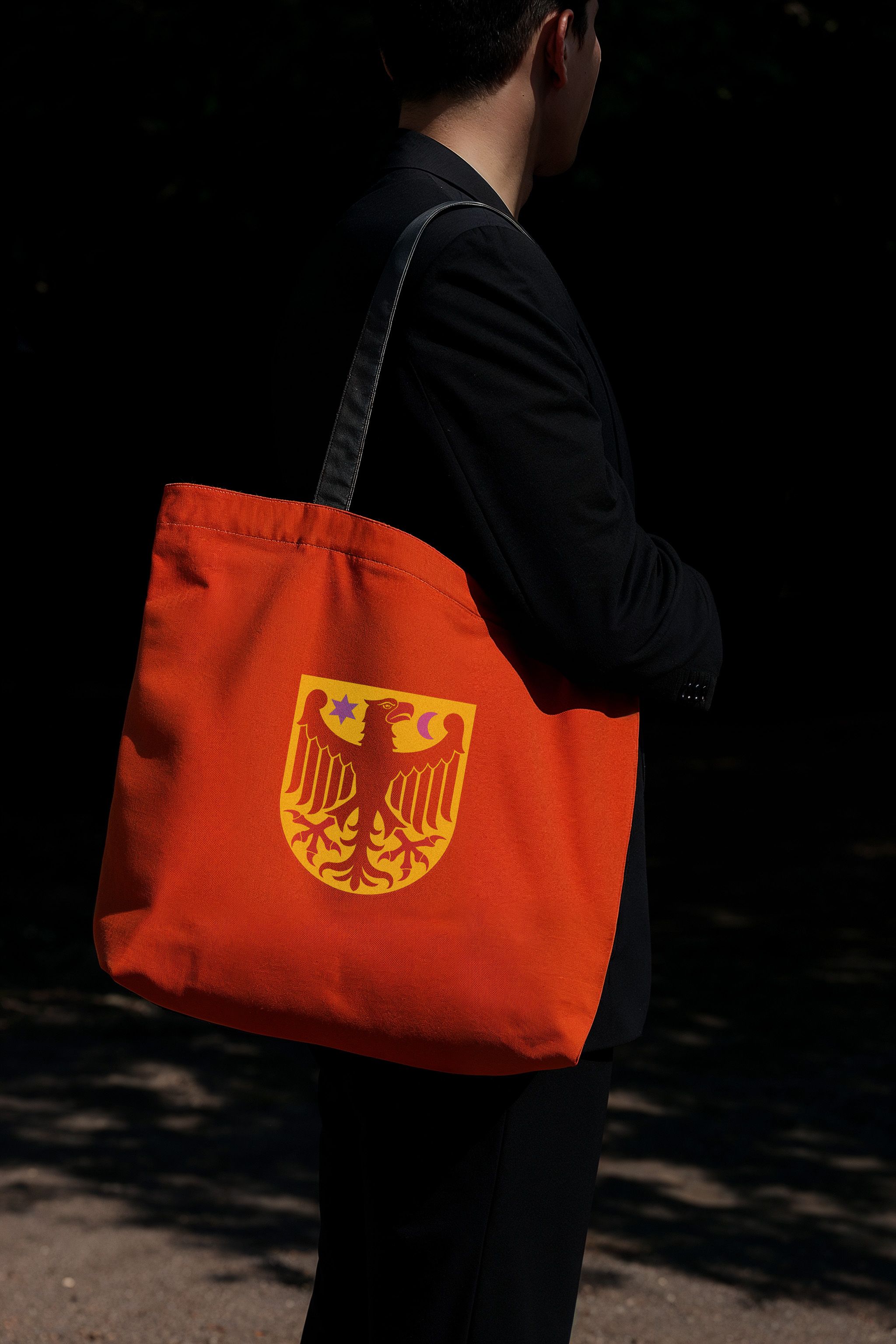 Portrait Örebro campaign photograph featuring a bag