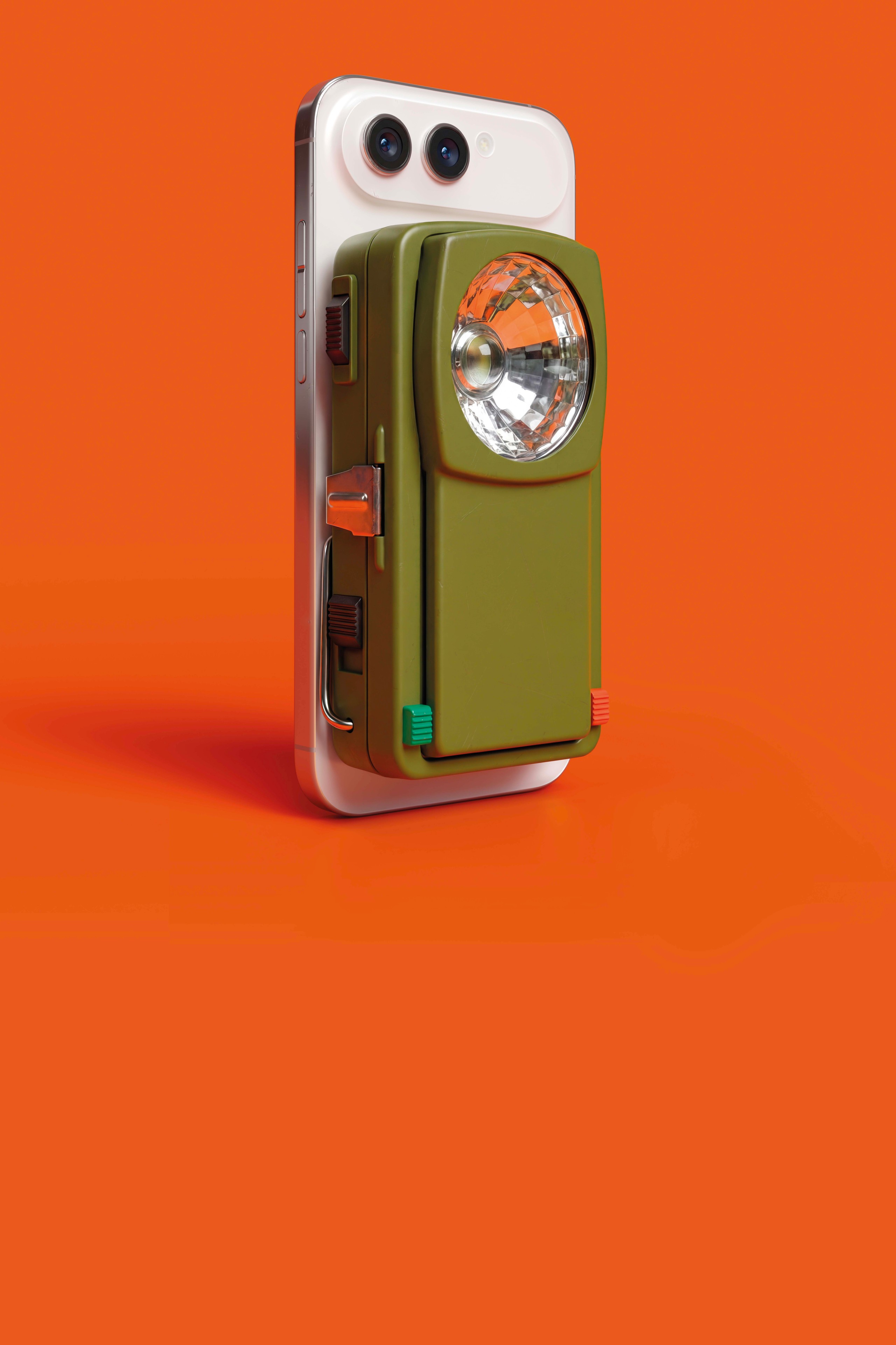 Plakat for Vipps: en mobiltelefon med en lommelykt festet på baksiden, del av tæppeklar-kampanjens gadget-serie
