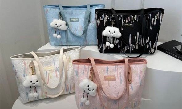 Bag with hunging baby