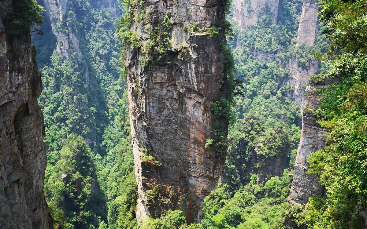 Beyond Pandora: The Ultimate Guide to Exploring Zhangjiajie’s Avatar Mountains