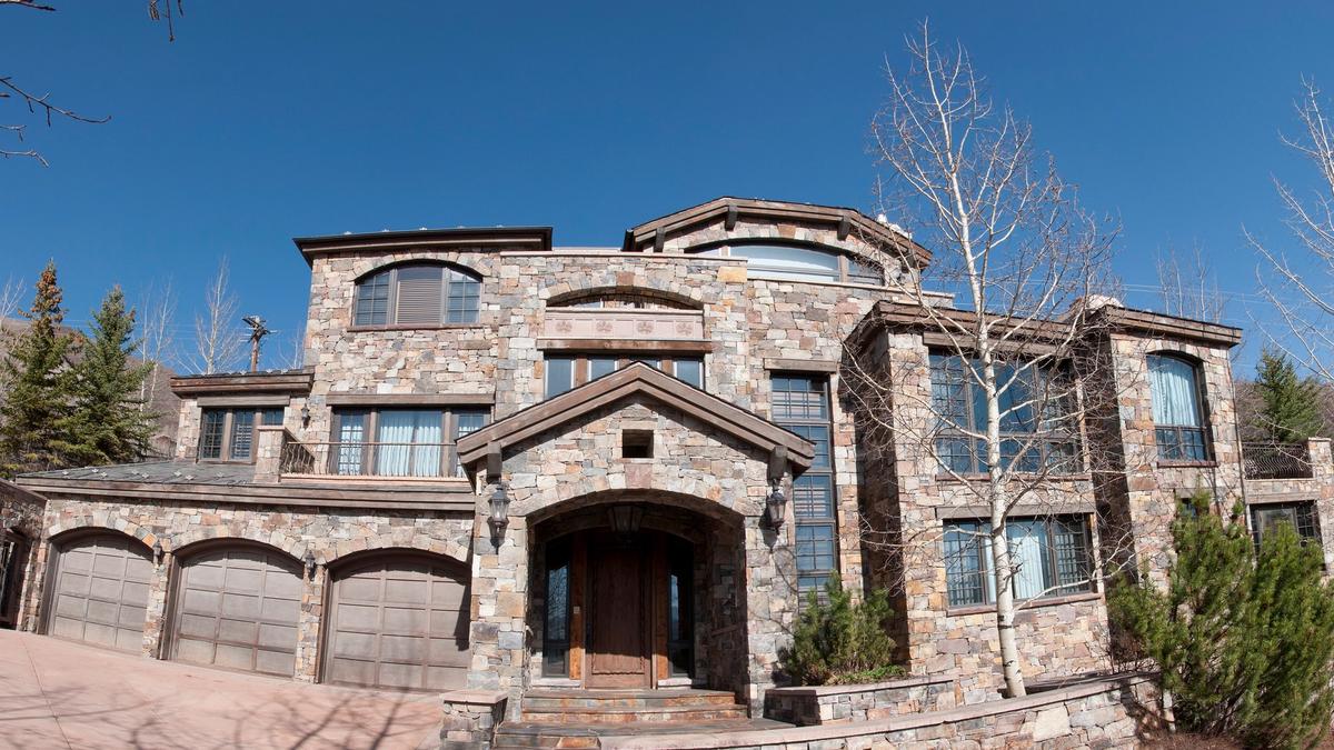 Red Mountain Aspen Neighborhood Guide for Luxury Buyers – AspenCondos4Rent.com - Red Mountain Estate