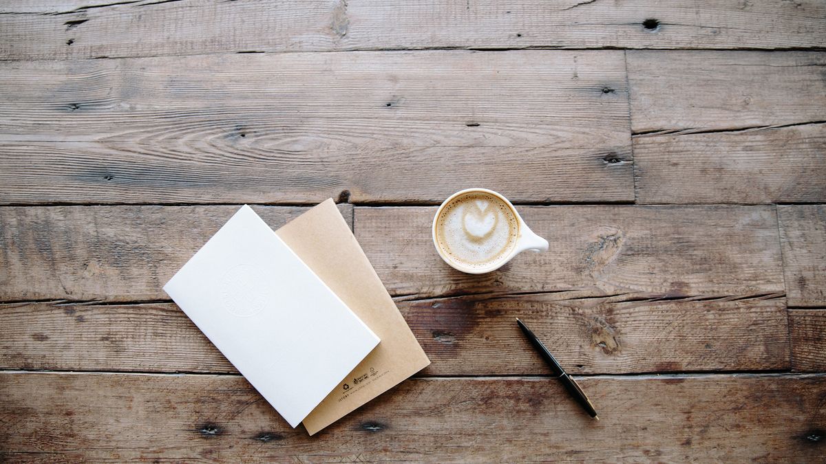 Cash Buyers and Competitive Offers in Aspen Real Estate – Coffee, notebooks and pen (Unsplash)