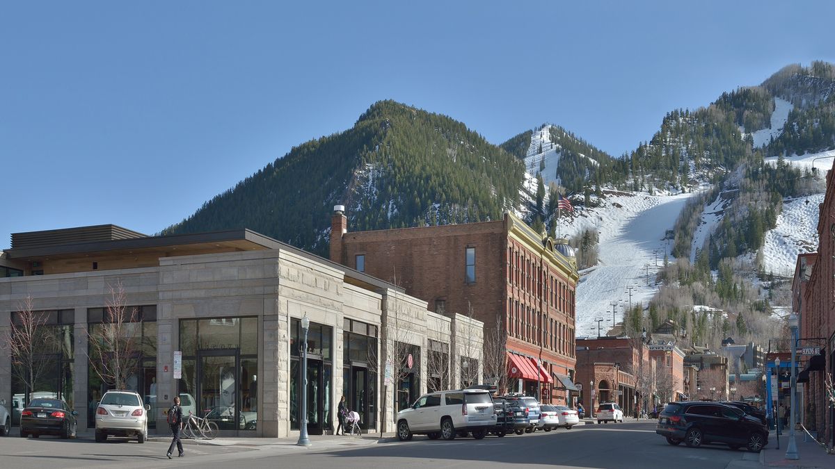 Luxury Condo vs. Single-Family Home in Aspen – Aspen Galena Street