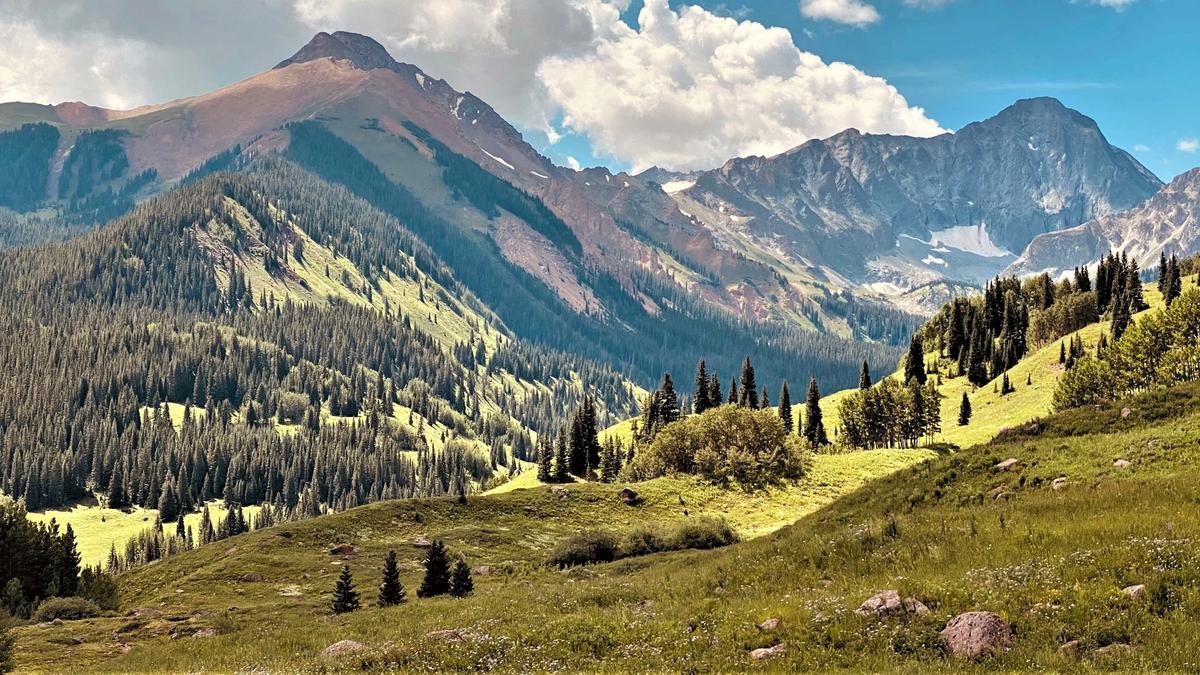 Old Snowmass Real Estate: Wide-Open Space and Rural Luxury – Mt. Daly and Capitol Peak