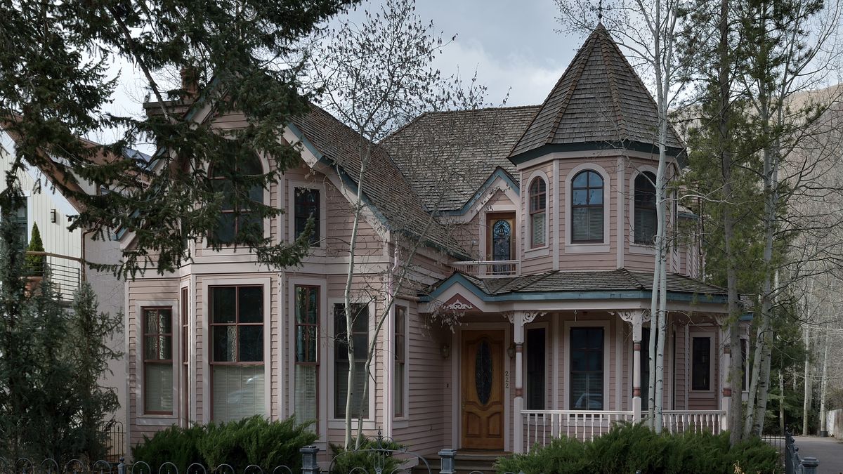 Aspen Architecture Guide: Victorian to Mountain Modern – Aspen CO Victorian