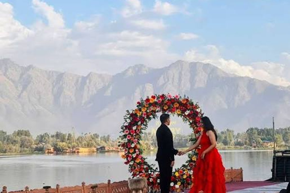 5 Nights / 6 Days Kashmir Anniversary Special package