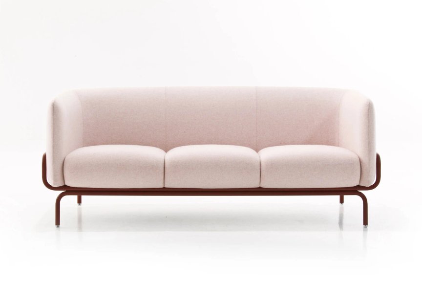 FACETS MEET SOFT CURVES. A SCULPTED APPROACH