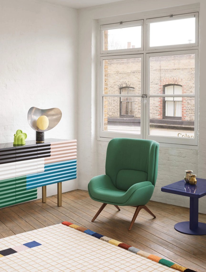 ROOPA TABLE WITH LEPAL LOUNGE CHAIR
