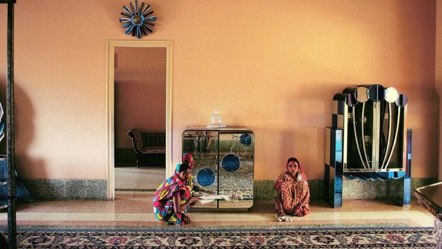 Employees, Morvi Palace by Raghubir Singh 1982