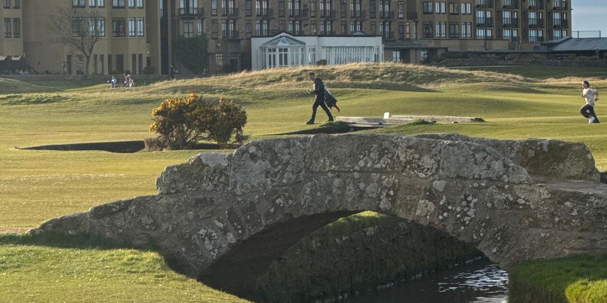 St Andrews Taxi Guide: Airport Transfers, Golf Tours & More